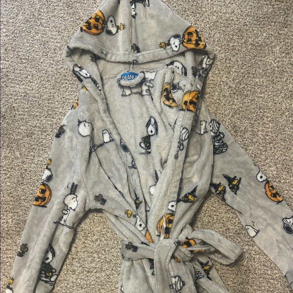 Peanuts Snoopy Gray Halloween Hooded Robe